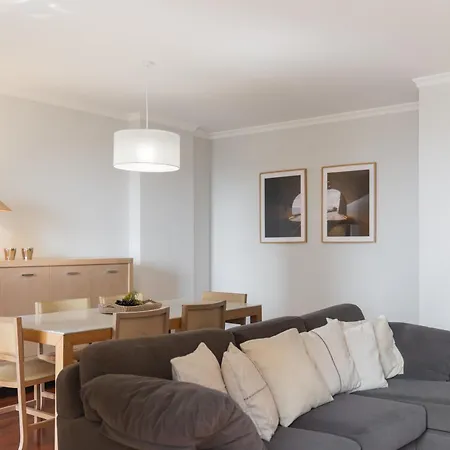 Arcadas Iii By An Island * フンシャル