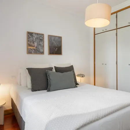 Arcadas Iii By An Island * フンシャル