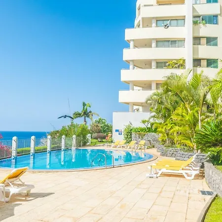 Arcadas Grand Sea View *