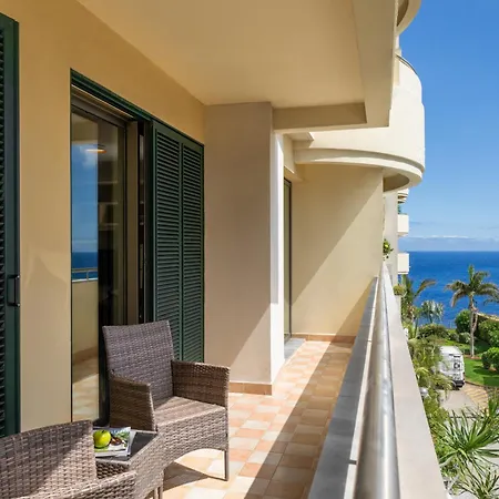 Arcadas Iii By An Island * Funchal (Madeira)