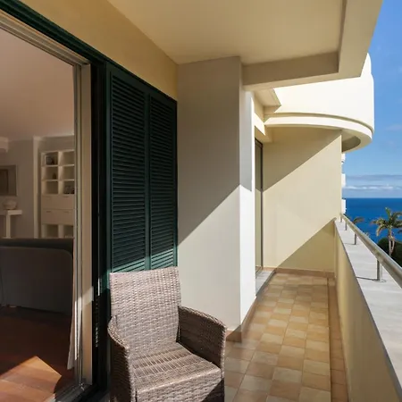 Apartment Arcadas Iii By An Island