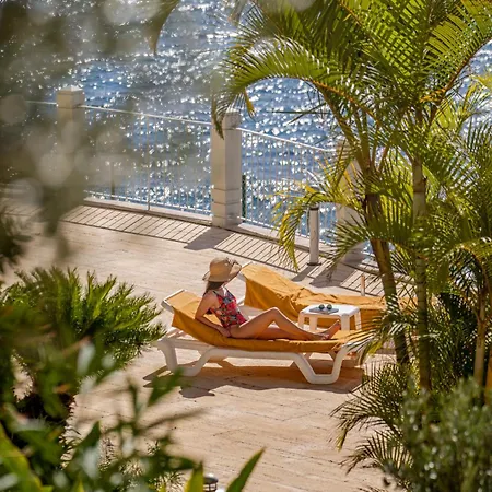 Arcadas Iii By An Island Apartment *