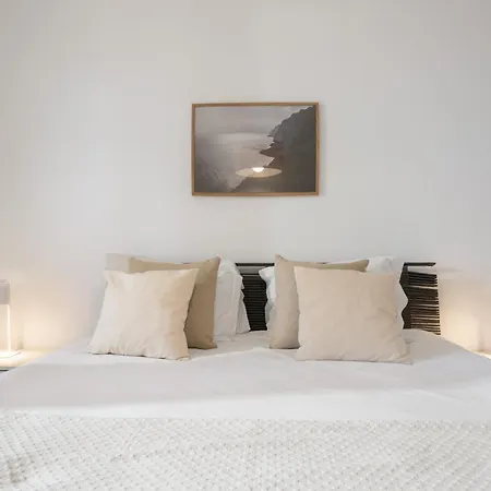 Arcadas Iii By An Island