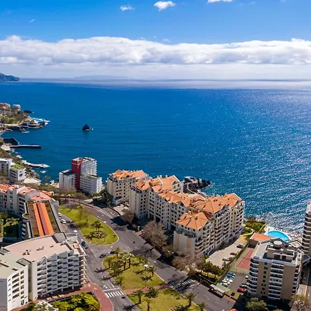 Arcadas Iii By An Island Funchal (Madeira)