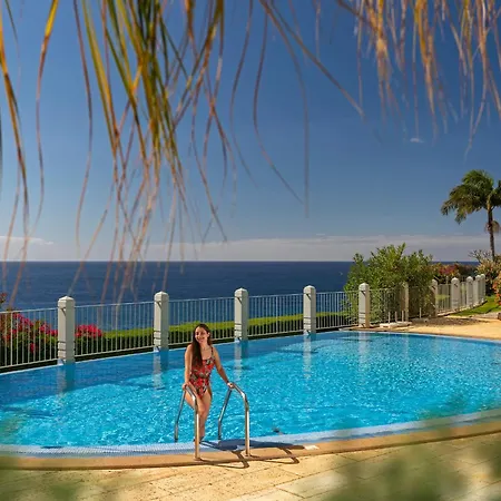 Arcadas Iii By An Island