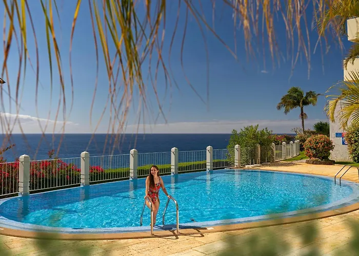 Arcadas Iii By An Island